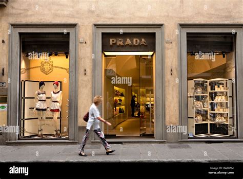 prada firenze via tornabuoni florence|Via de' Tornabuoni .